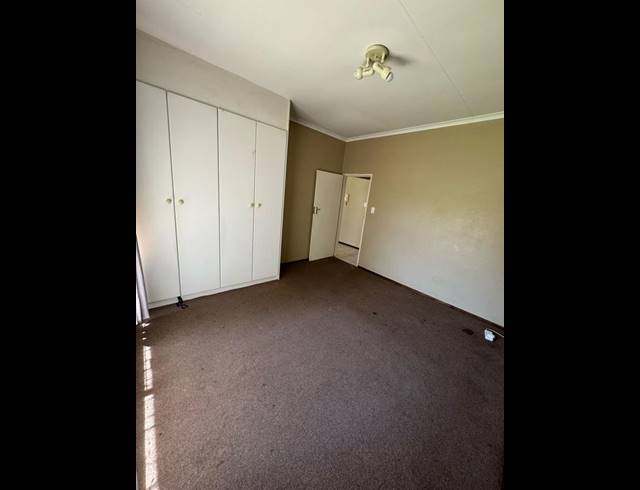 2 BEDROOM COMPLEX FOR SALE IN RUIMSIG